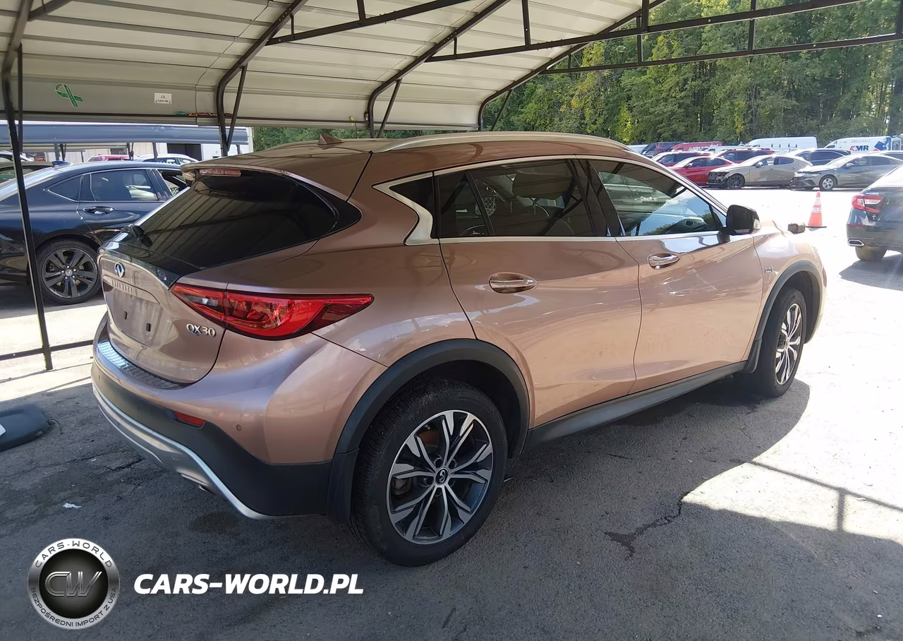 2017 Infiniti Qx30 Premium VIN:SJKCH5CR0HA020085 - 4