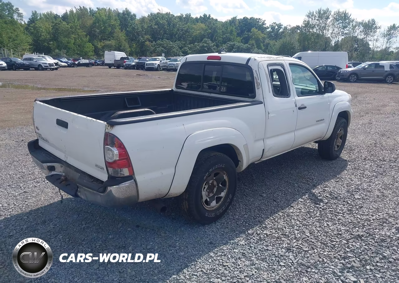 2012 Toyota Tacoma VIN:5TFUX4ENXCX014816 - 4