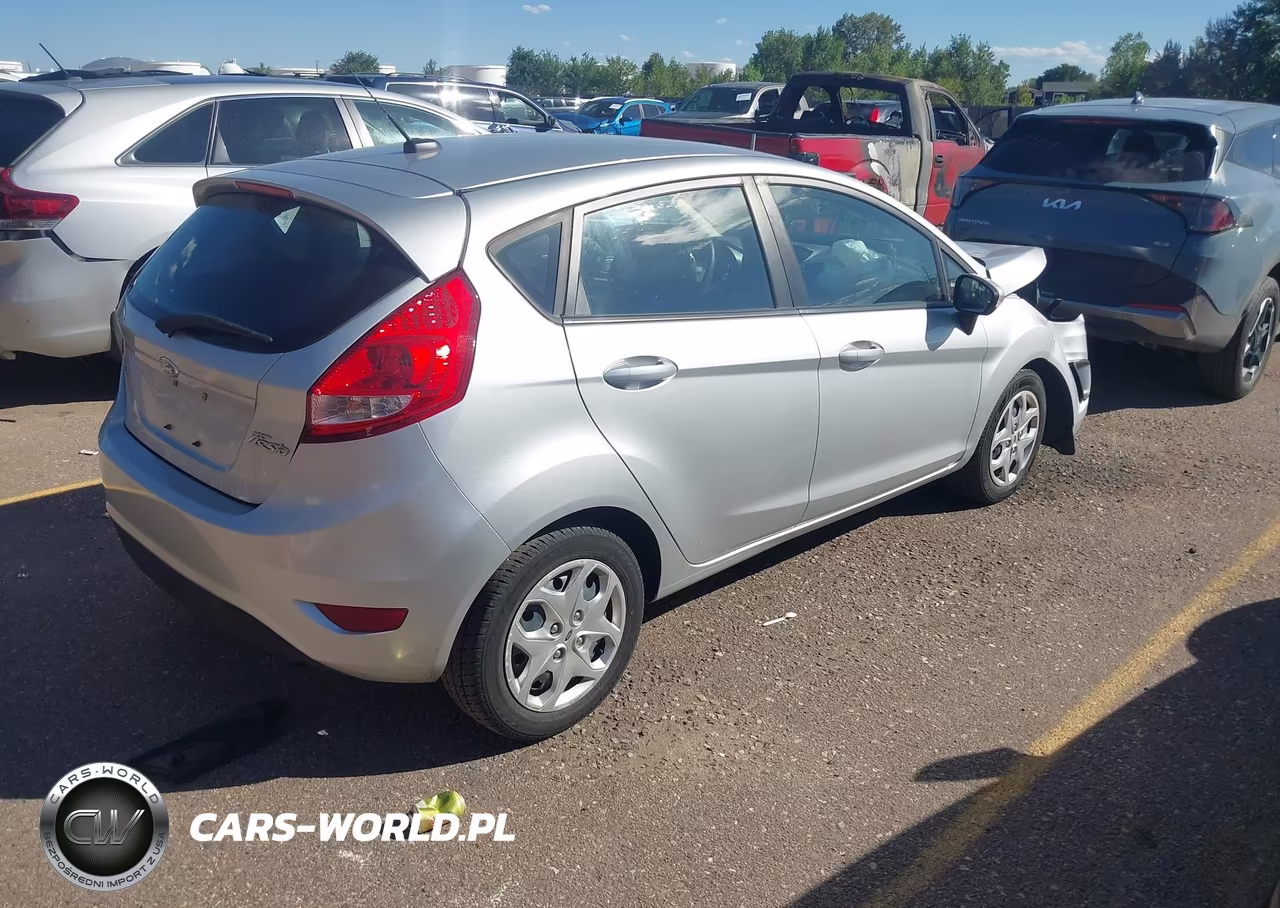 2013 Ford Fiesta Se VIN:3FADP4EJ6DM199621 - 4