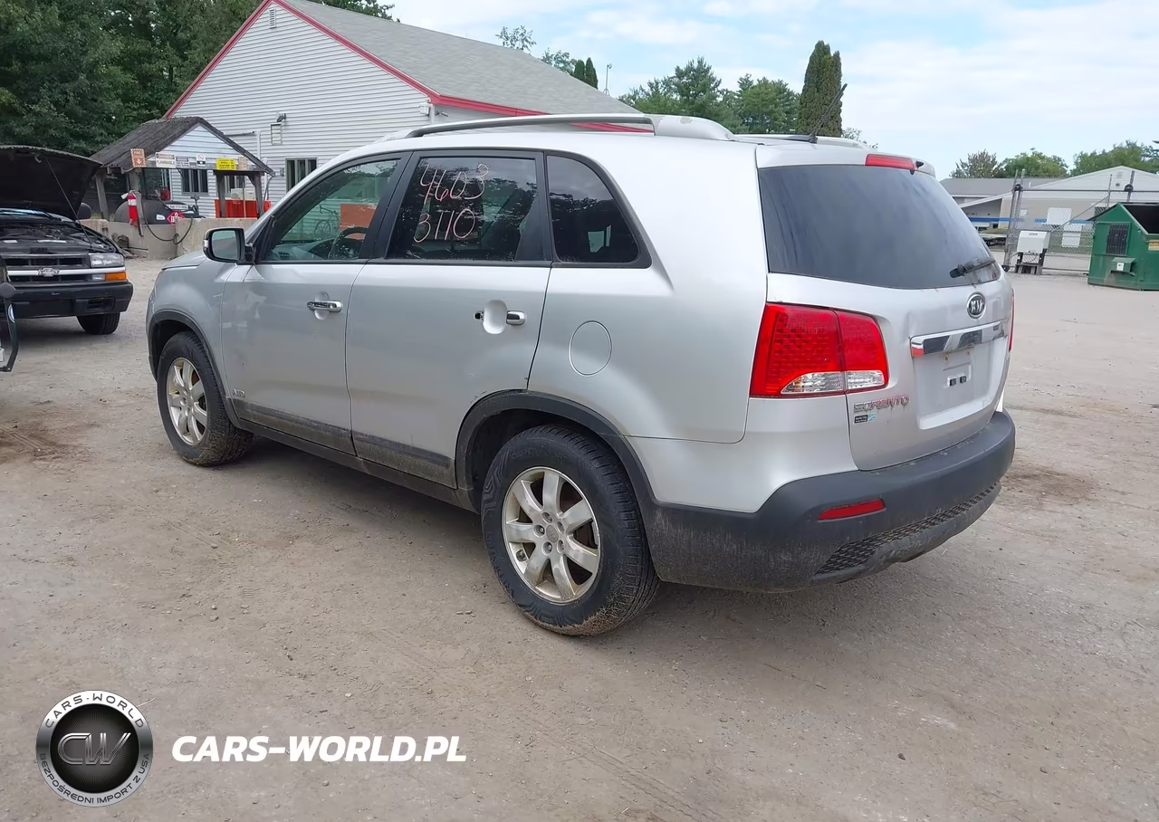 2013 Kia Sorento Lx V6 VIN:5XYKTDA27DG309780 - 3