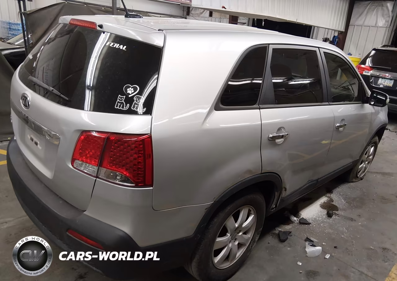 2013 Kia Sorento Lx VIN:5XYKT3A16DG397979 - 4