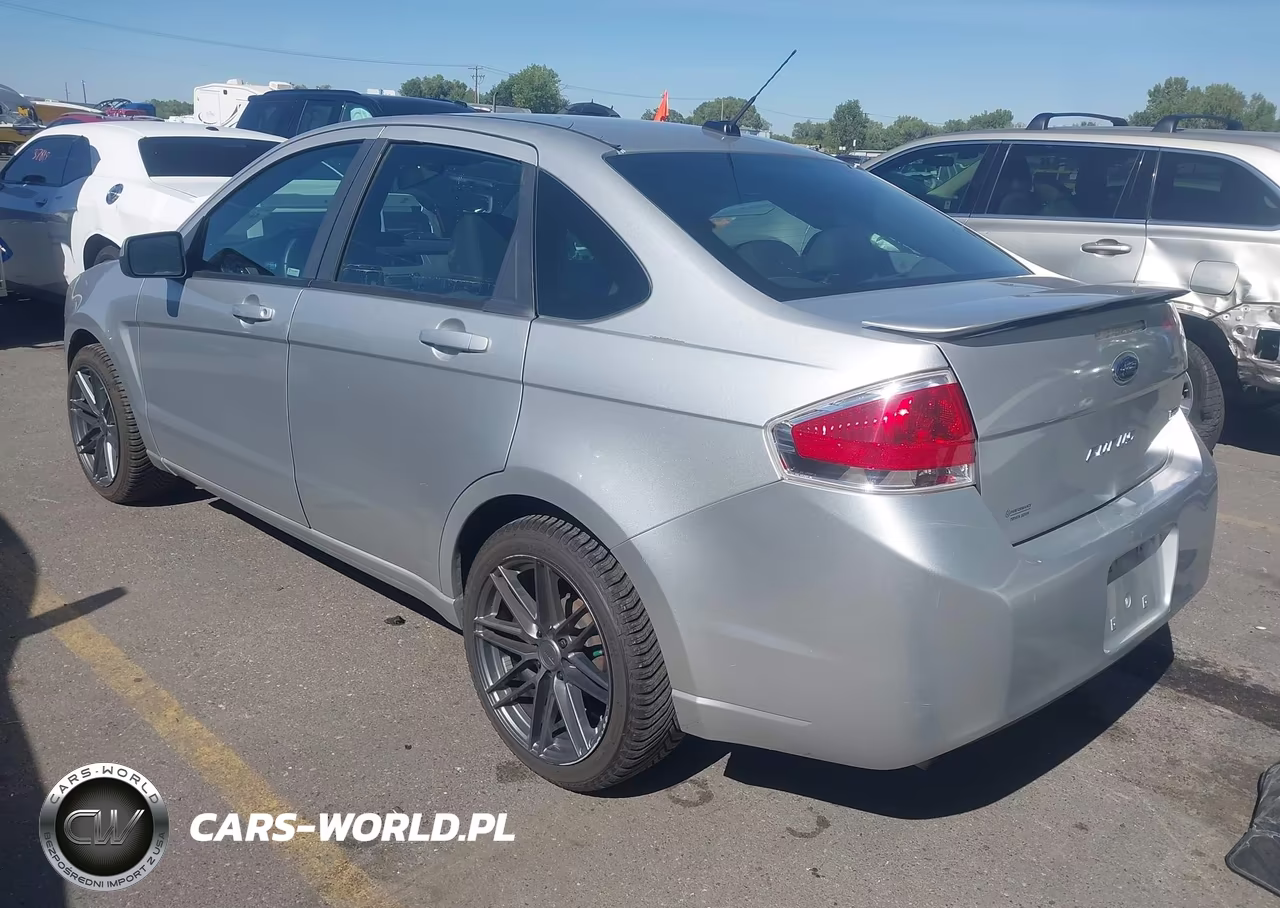 2010 Ford Focus Ses VIN:1FAHP3GN3AW229844 - 3