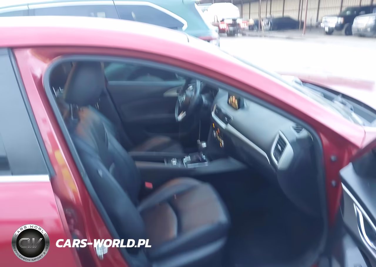 2018 Mazda Mazda3 Touring VIN:3MZBN1V3XJM198164 - 5