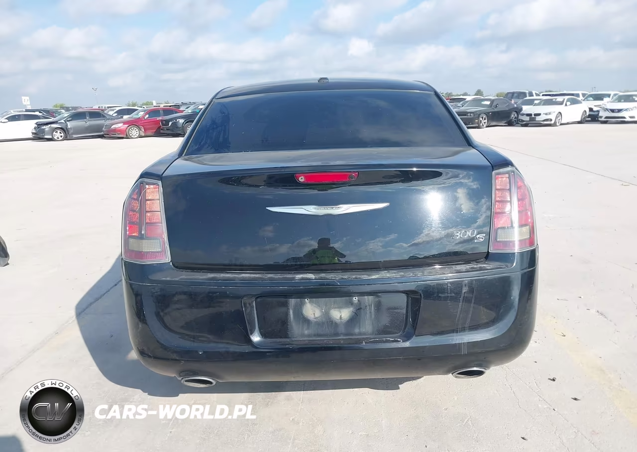 2014 Chrysler 300 300S VIN:2C3CCABG2EH354761 - 17