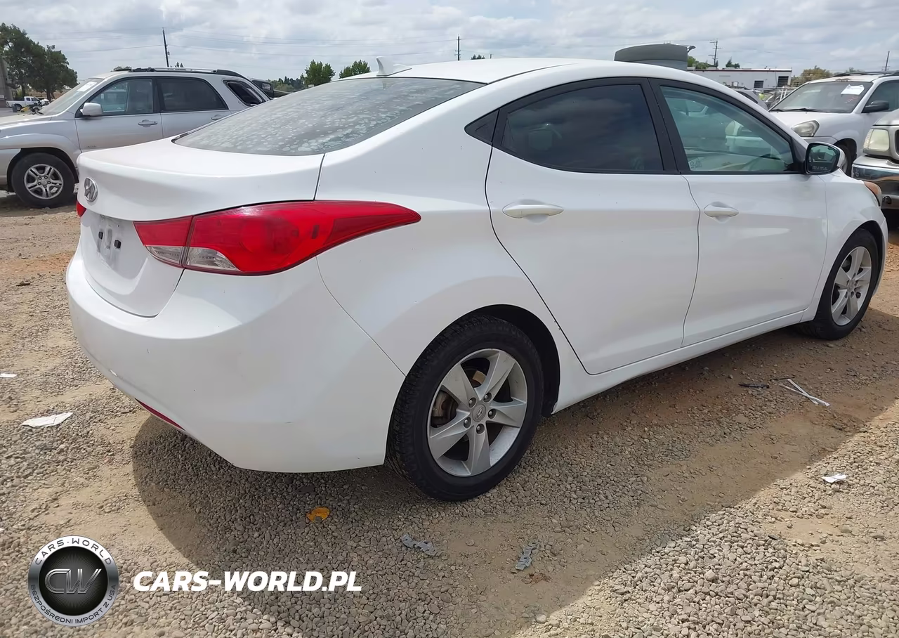 2013 Hyundai Elantra Gls VIN:5NPDH4AE3DH305528 - 4