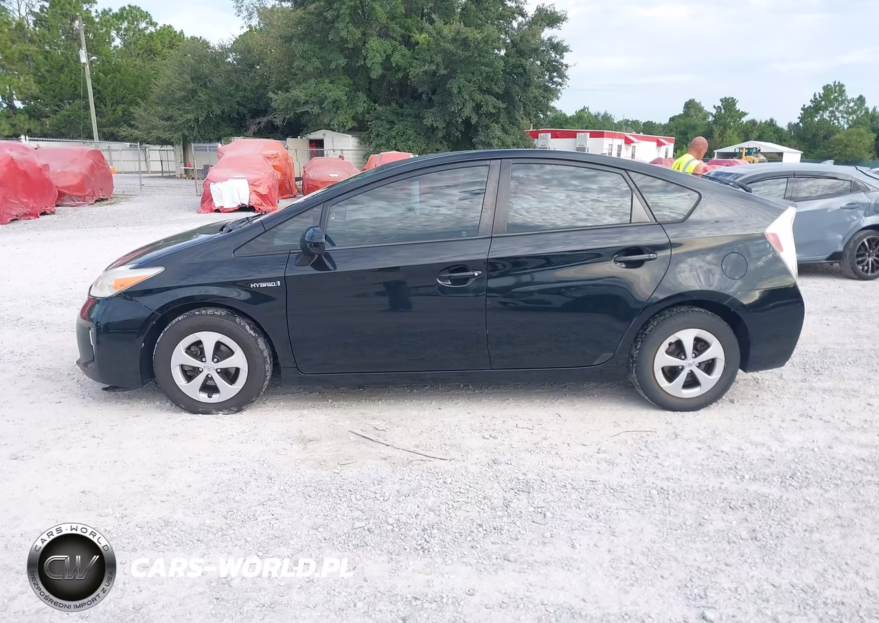 2013 Toyota Prius Two VIN:JTDKN3DU9D1625215 - 15