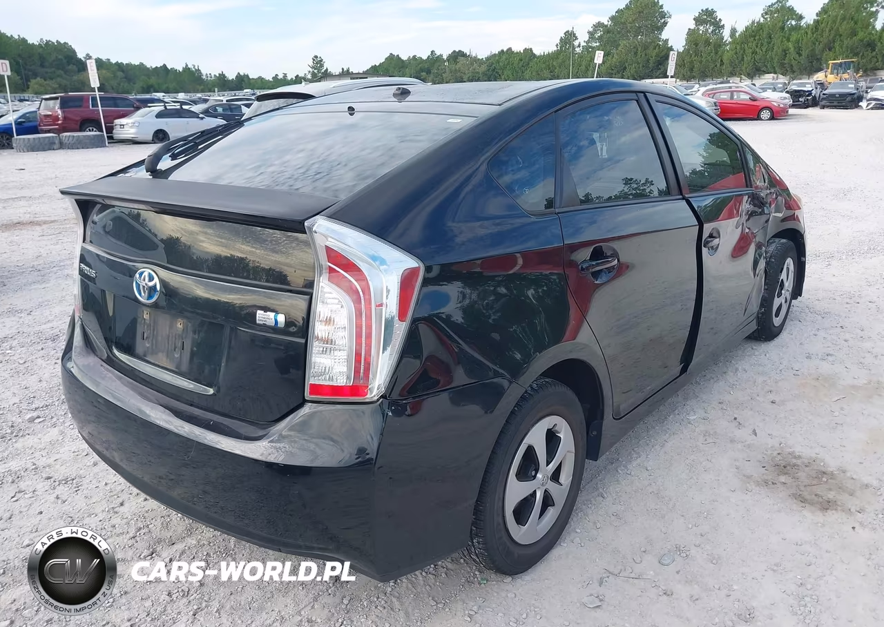 2013 Toyota Prius Two VIN:JTDKN3DU9D1625215 - 4