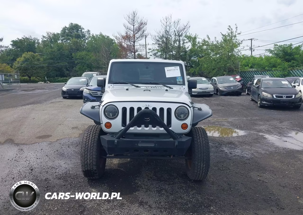 2011 Jeep Wrangler 70Th Anniversary VIN:1J4GA7D13BL579309 - 12