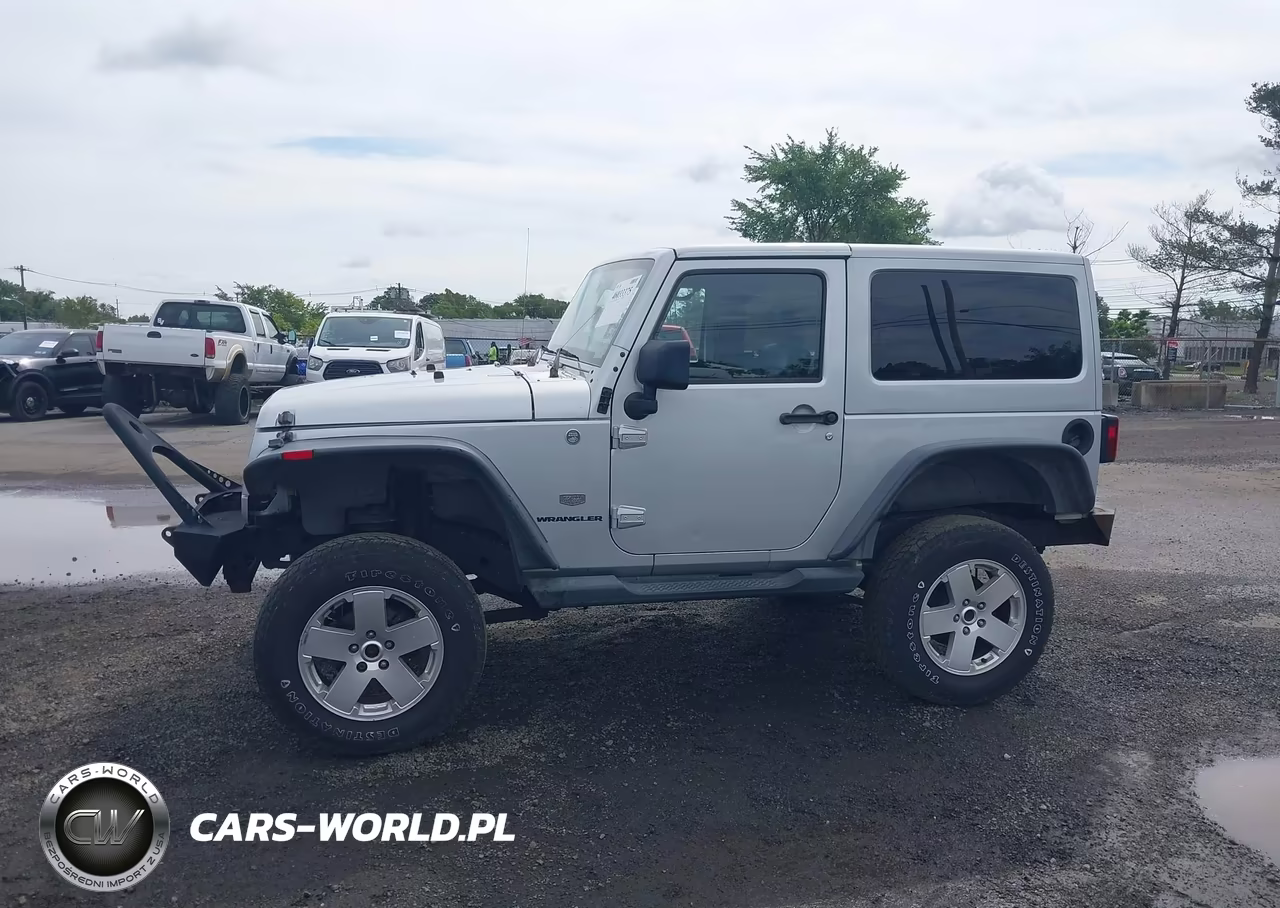2011 Jeep Wrangler 70Th Anniversary VIN:1J4GA7D13BL579309 - 14