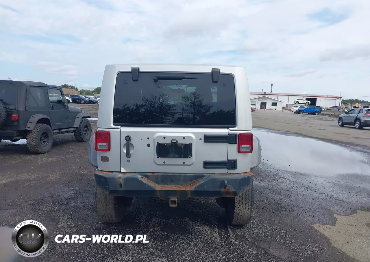 2011 Jeep Wrangler 70Th Anniversary VIN:1J4GA7D13BL579309 - 16