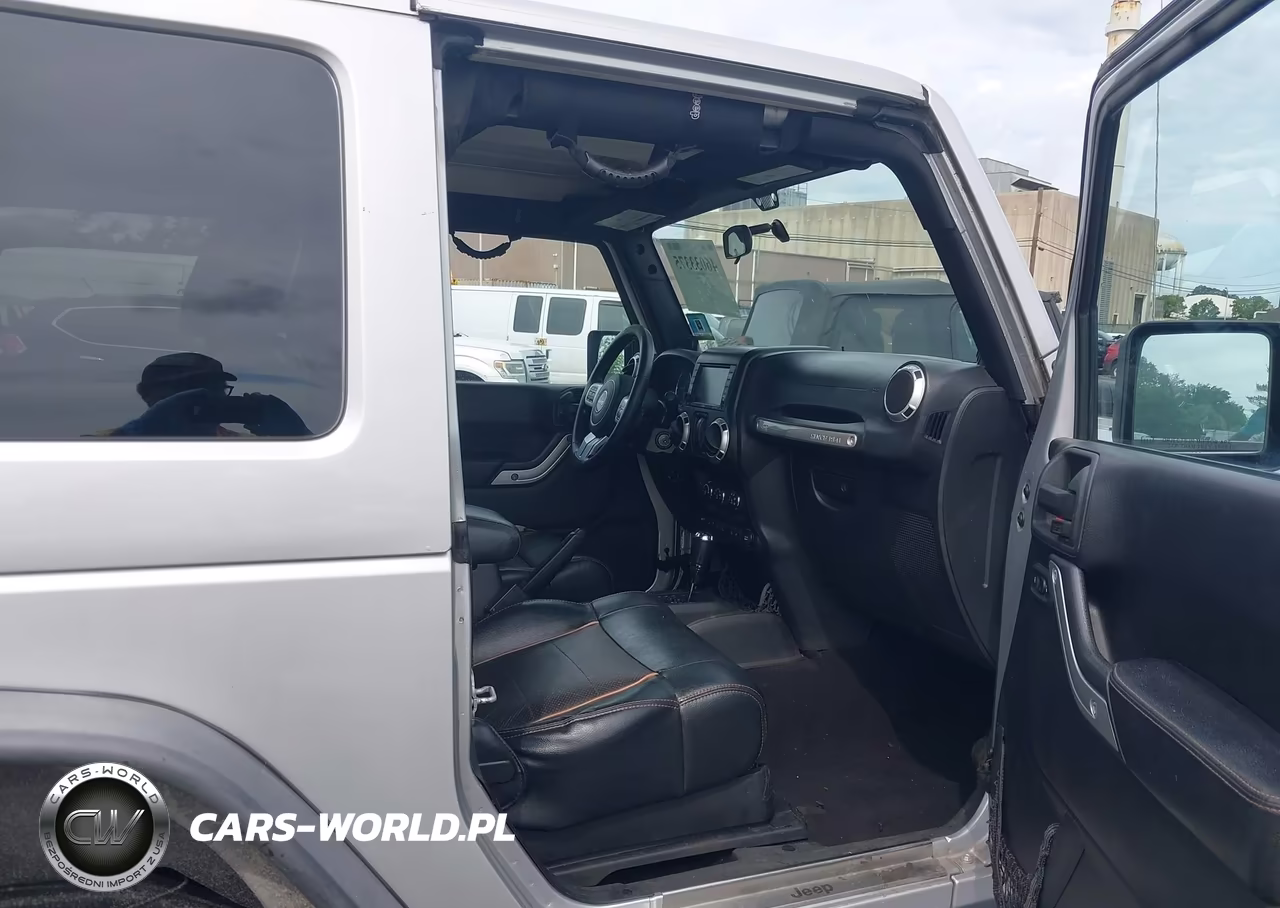 2011 Jeep Wrangler 70Th Anniversary VIN:1J4GA7D13BL579309 - 5
