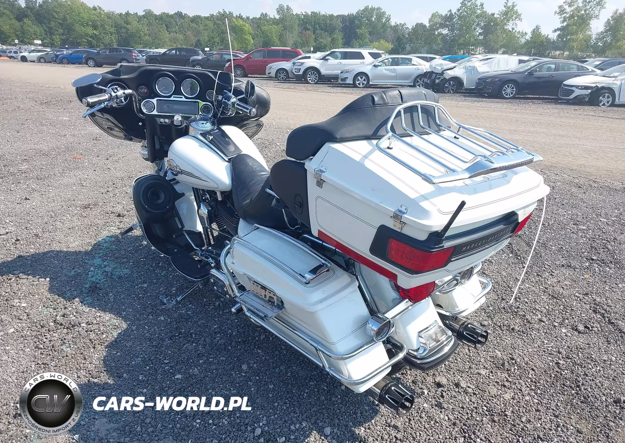 2005 Harley-Davidson Flhtcui VIN:1HD1FCW165Y646171 - 3