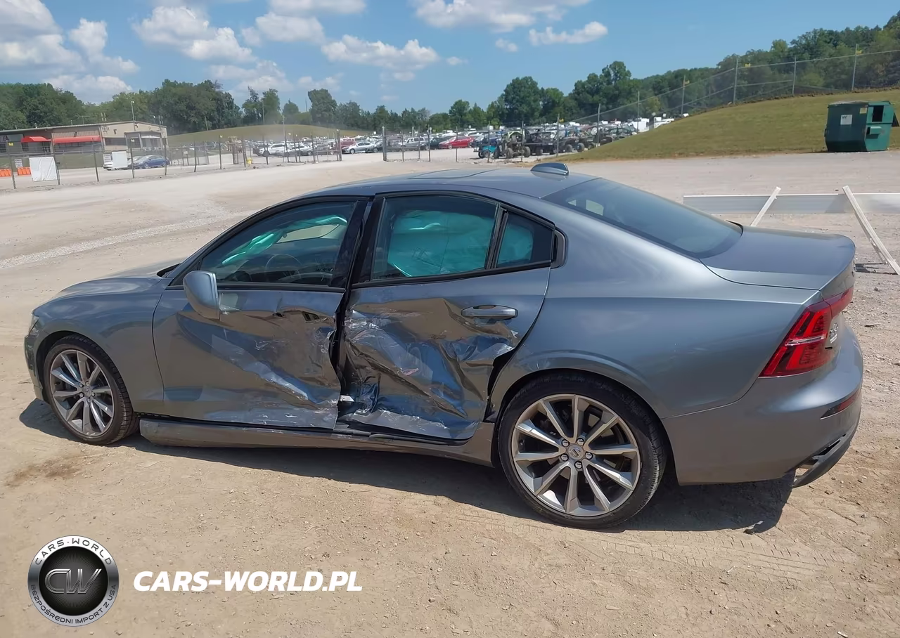 2021 Volvo S60 T6 Momentum VIN:7JRA22TK3MG092470 - 14