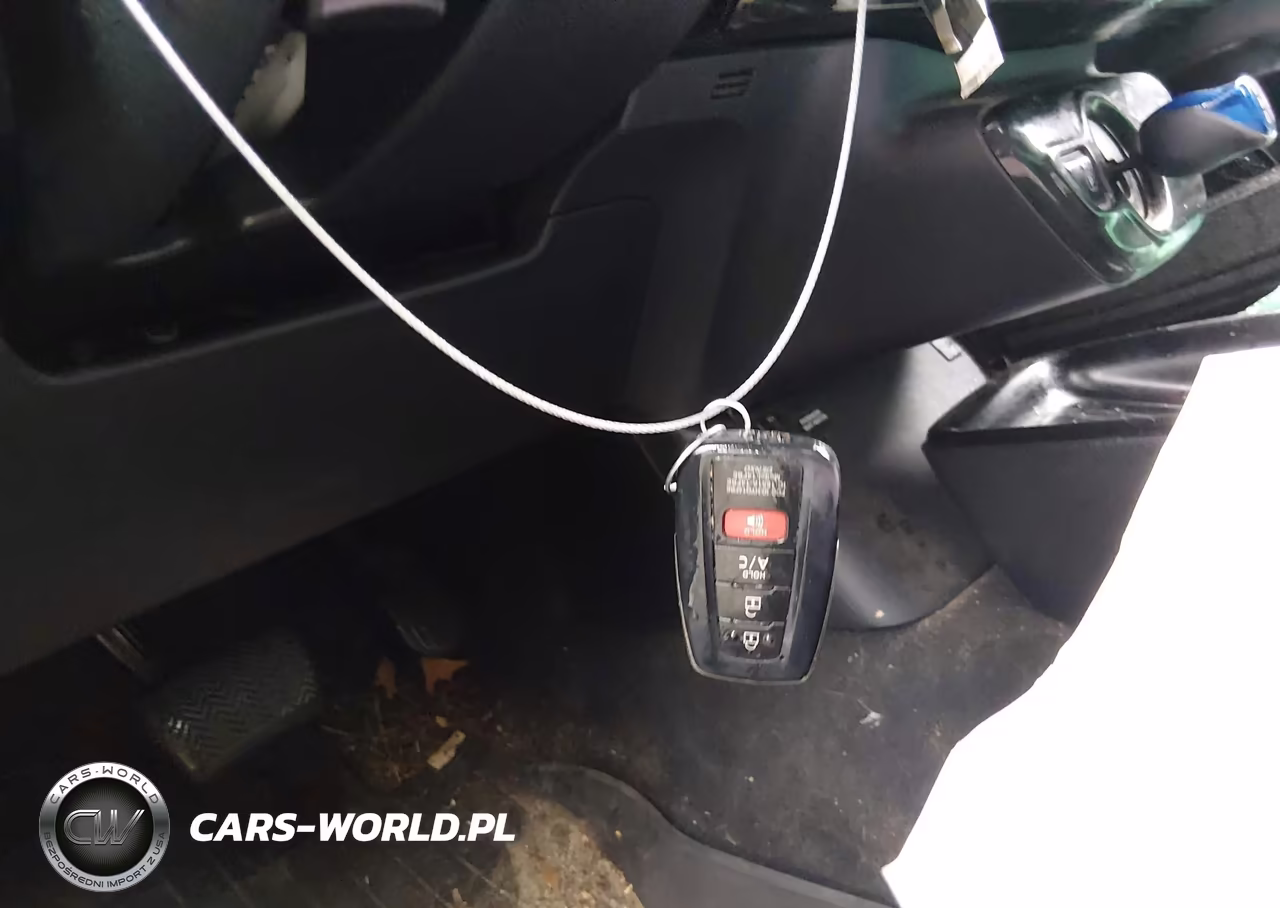 2017 Toyota Prius Prime Premium VIN:JTDKARFP4H3050795 - 11
