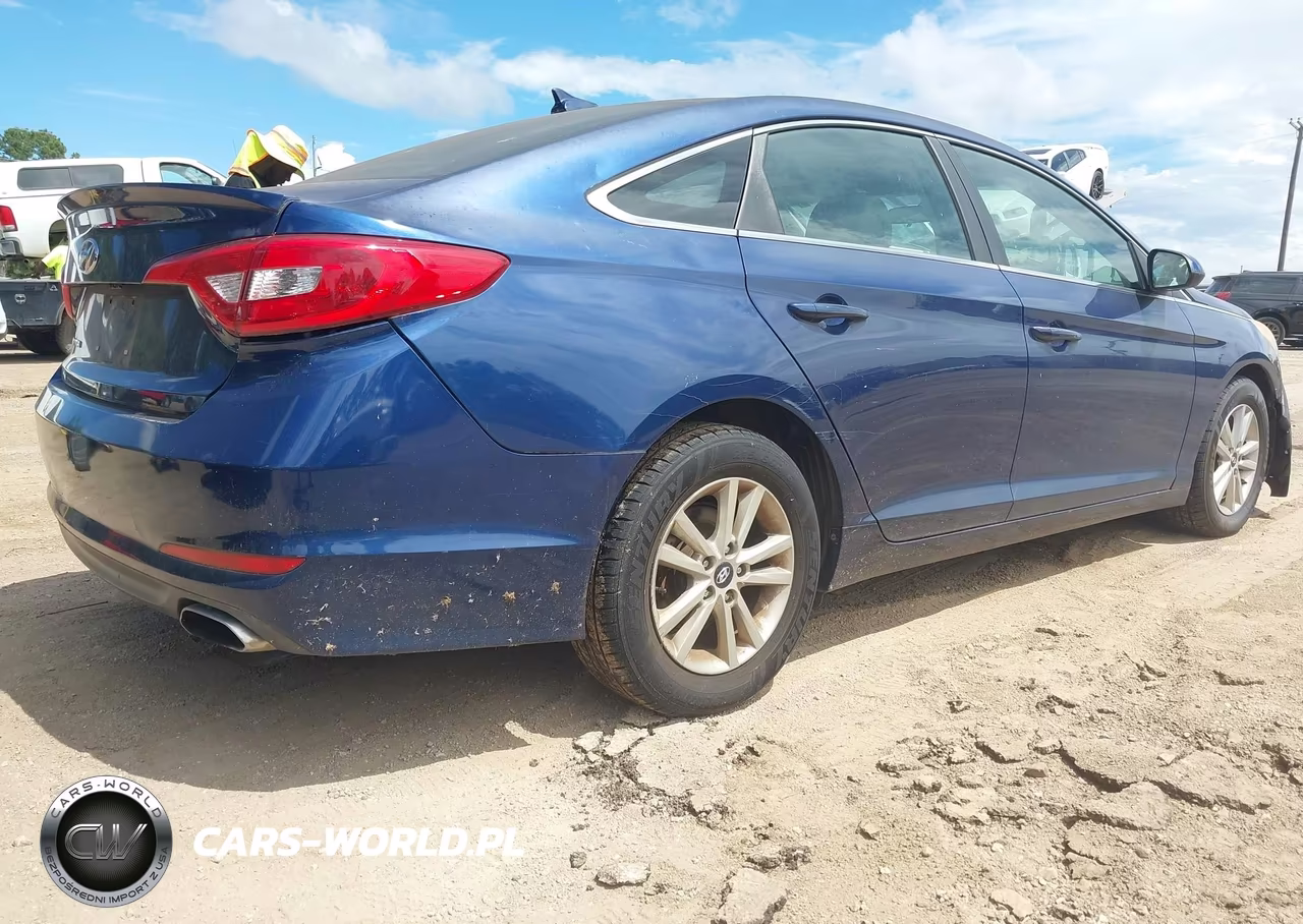 2015 Hyundai Sonata Se VIN:5NPE24AF5FH073015 - 4