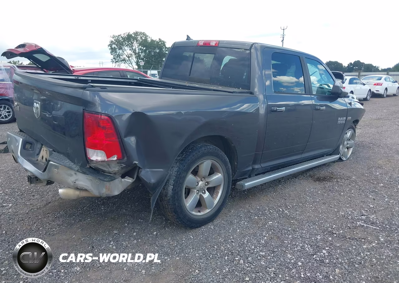 2015 Ram 1500 Big Horn VIN:1C6RR6LT0FS685577 - 4