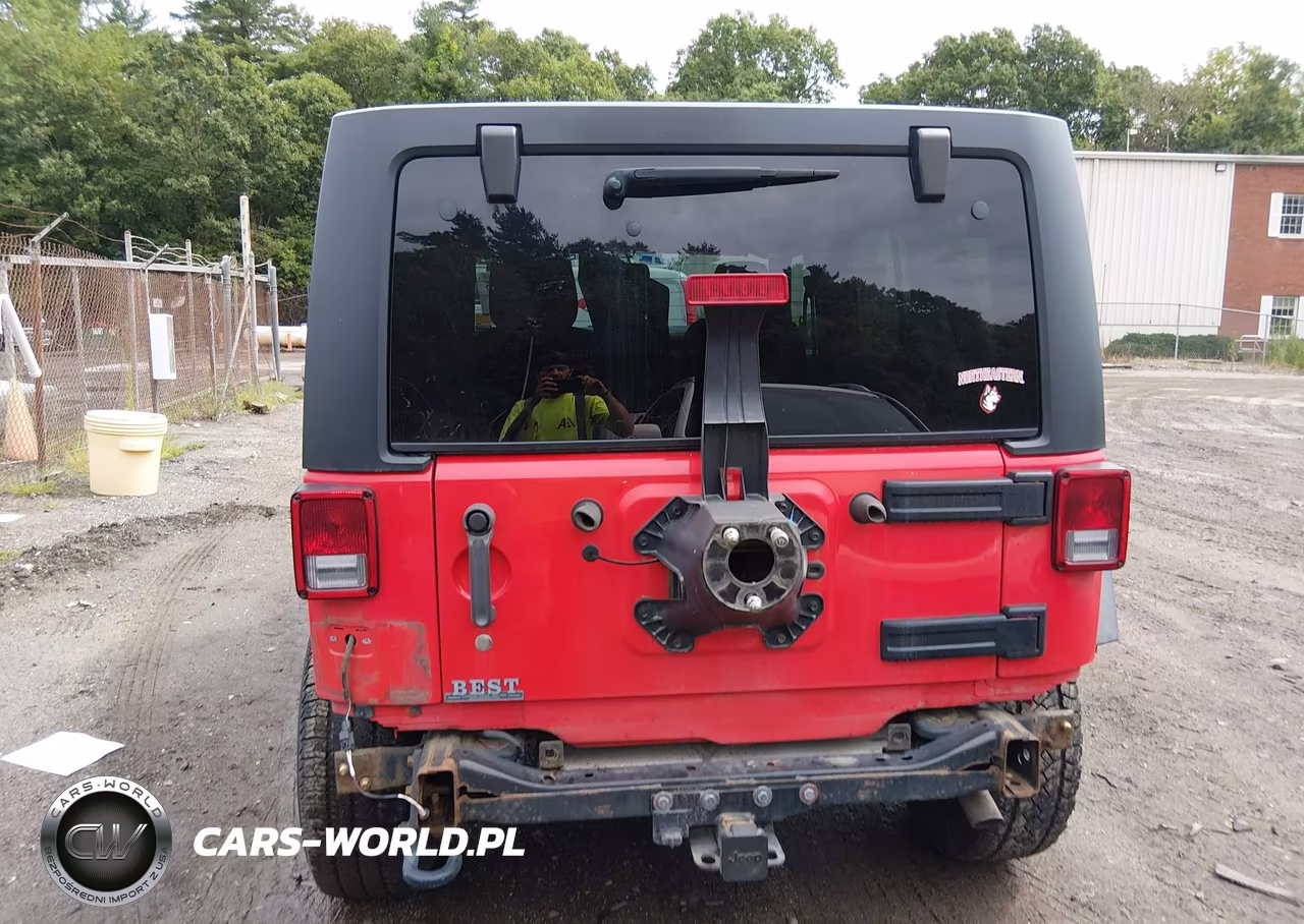 2016 Jeep Wrangler Unlimited Sport VIN:1C4BJWDG2GL303046 - 15