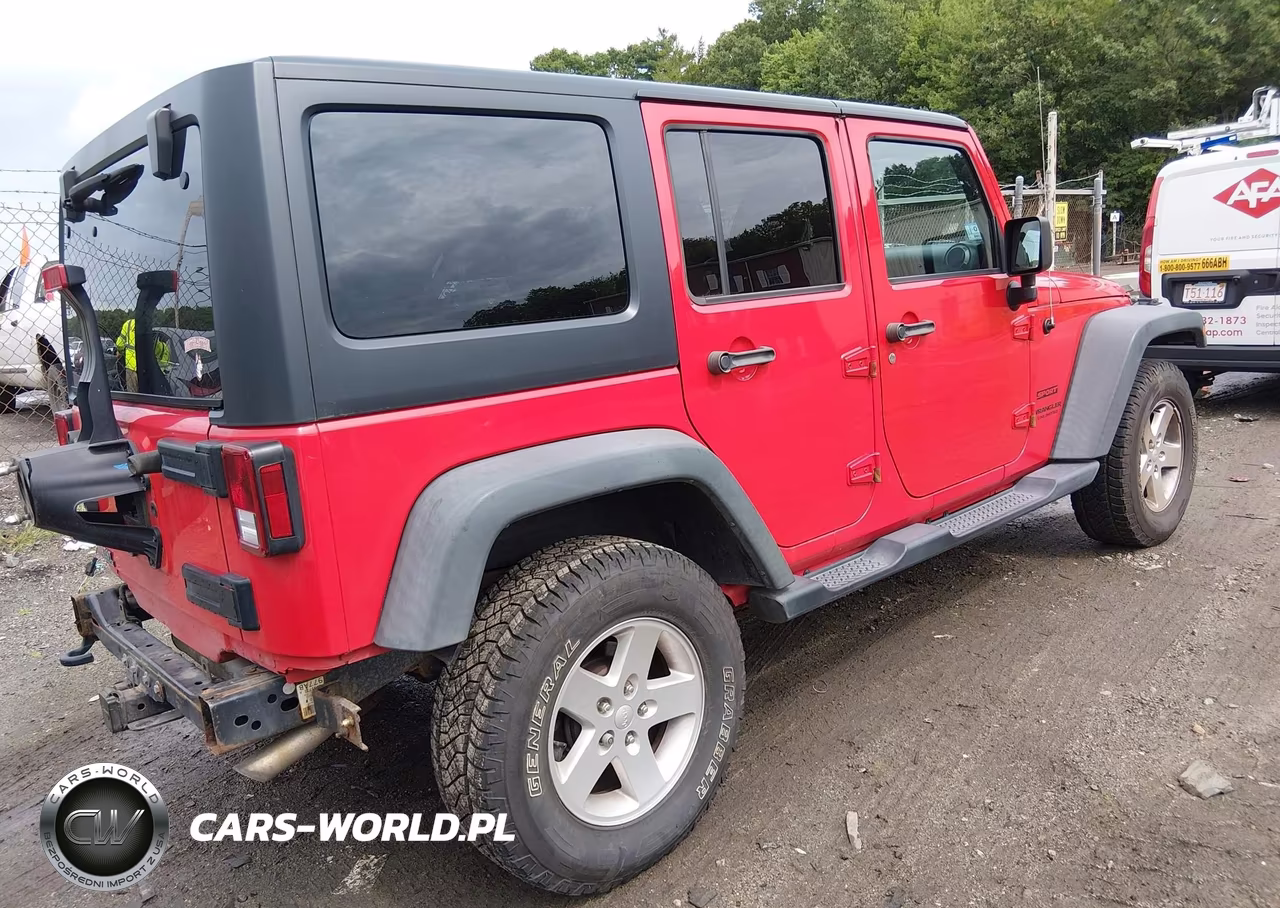 2016 Jeep Wrangler Unlimited Sport VIN:1C4BJWDG2GL303046 - 4