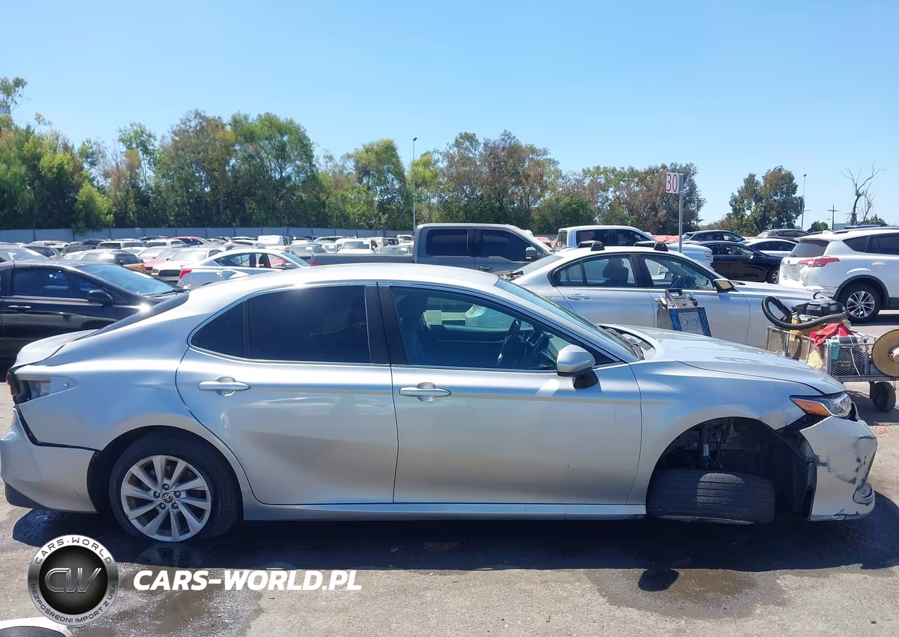 2021 Toyota Camry Le VIN:4T1C11AKXMU471177 - 14