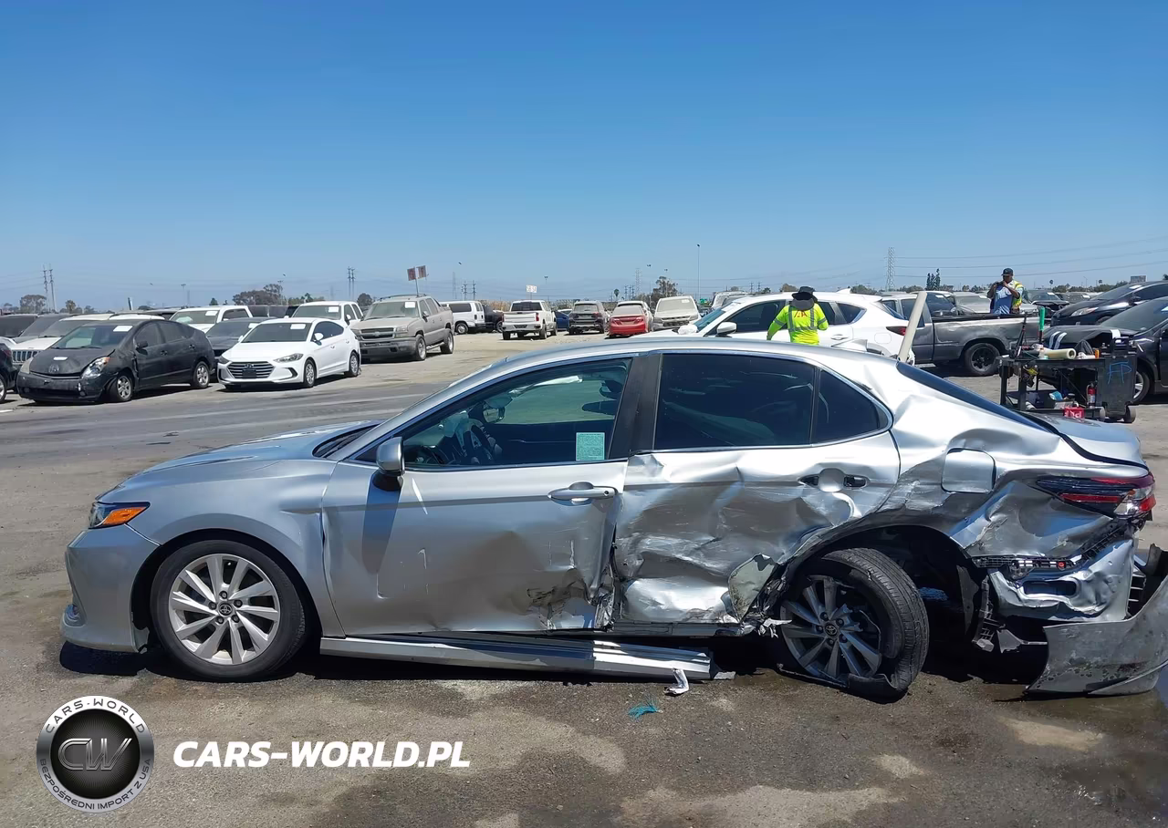 2021 Toyota Camry Le VIN:4T1C11AKXMU471177 - 15