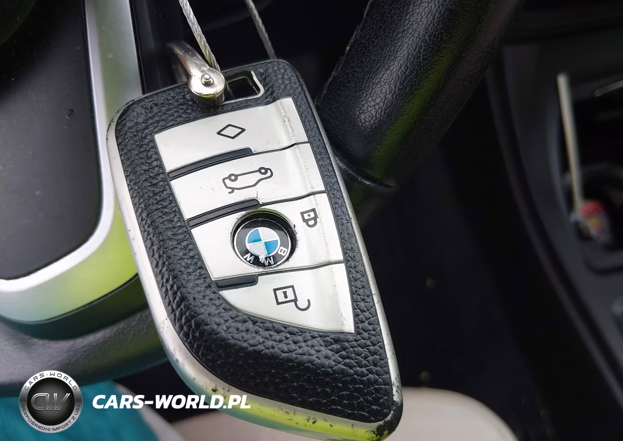 2018 BMW X1 xDrive28I VIN:WBXHT3C32J5L26424 - 11