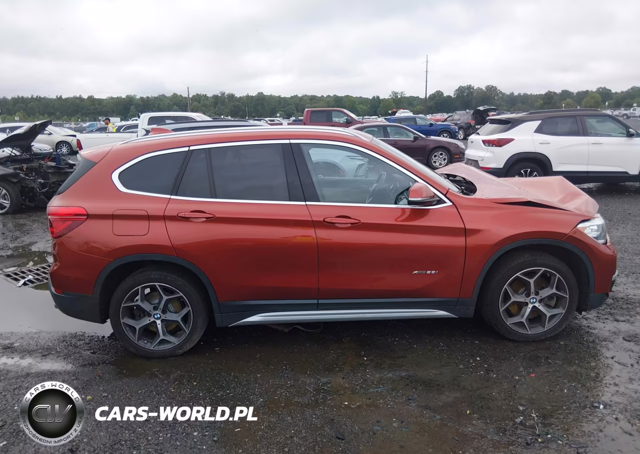 2018 BMW X1 xDrive28I VIN:WBXHT3C32J5L26424 - 13