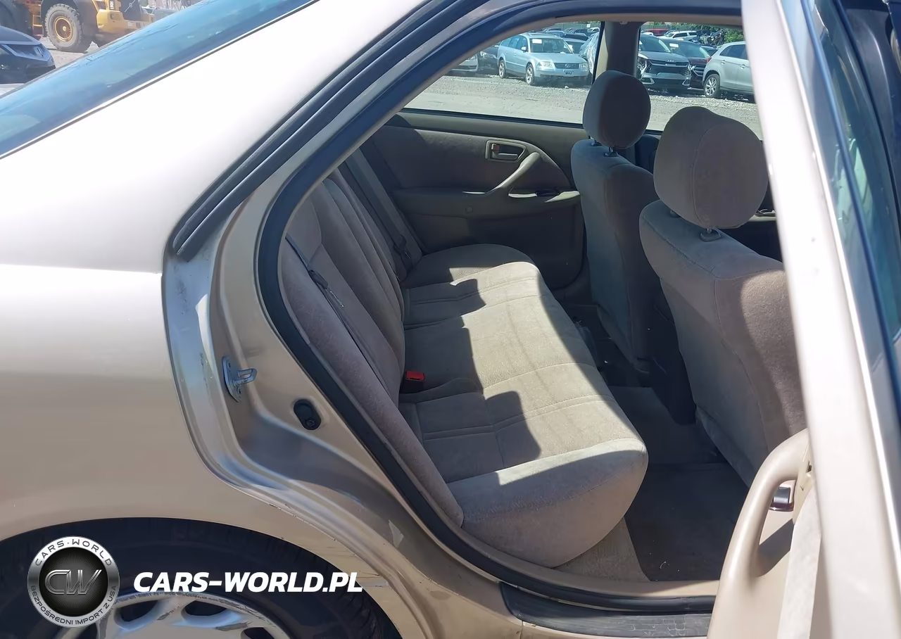 1999 Toyota Camry Le VIN:4T1BG22K4XU426061 - 8
