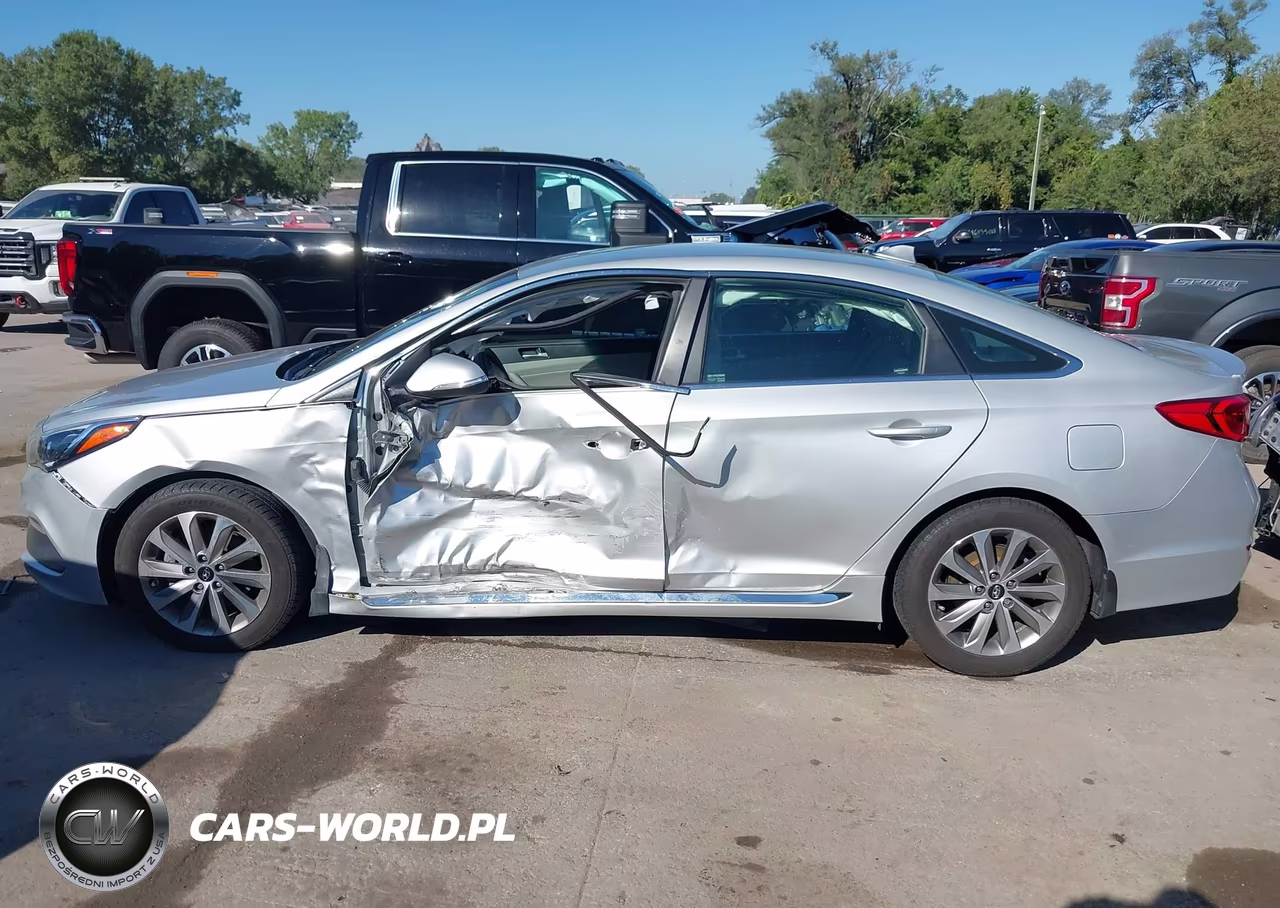2015 Hyundai Sonata Sport VIN:5NPE34AF0FH133067 - 14