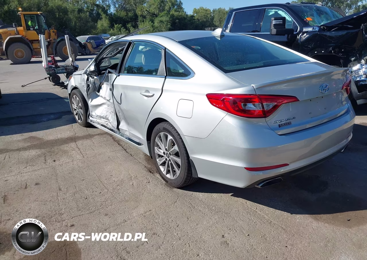 2015 Hyundai Sonata Sport VIN:5NPE34AF0FH133067 - 3