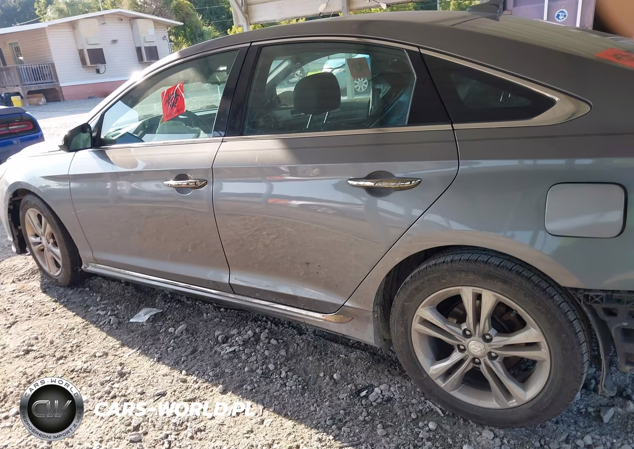 2018 Hyundai Sonata Sport VIN:5NPE34AF4JH644984 - 14
