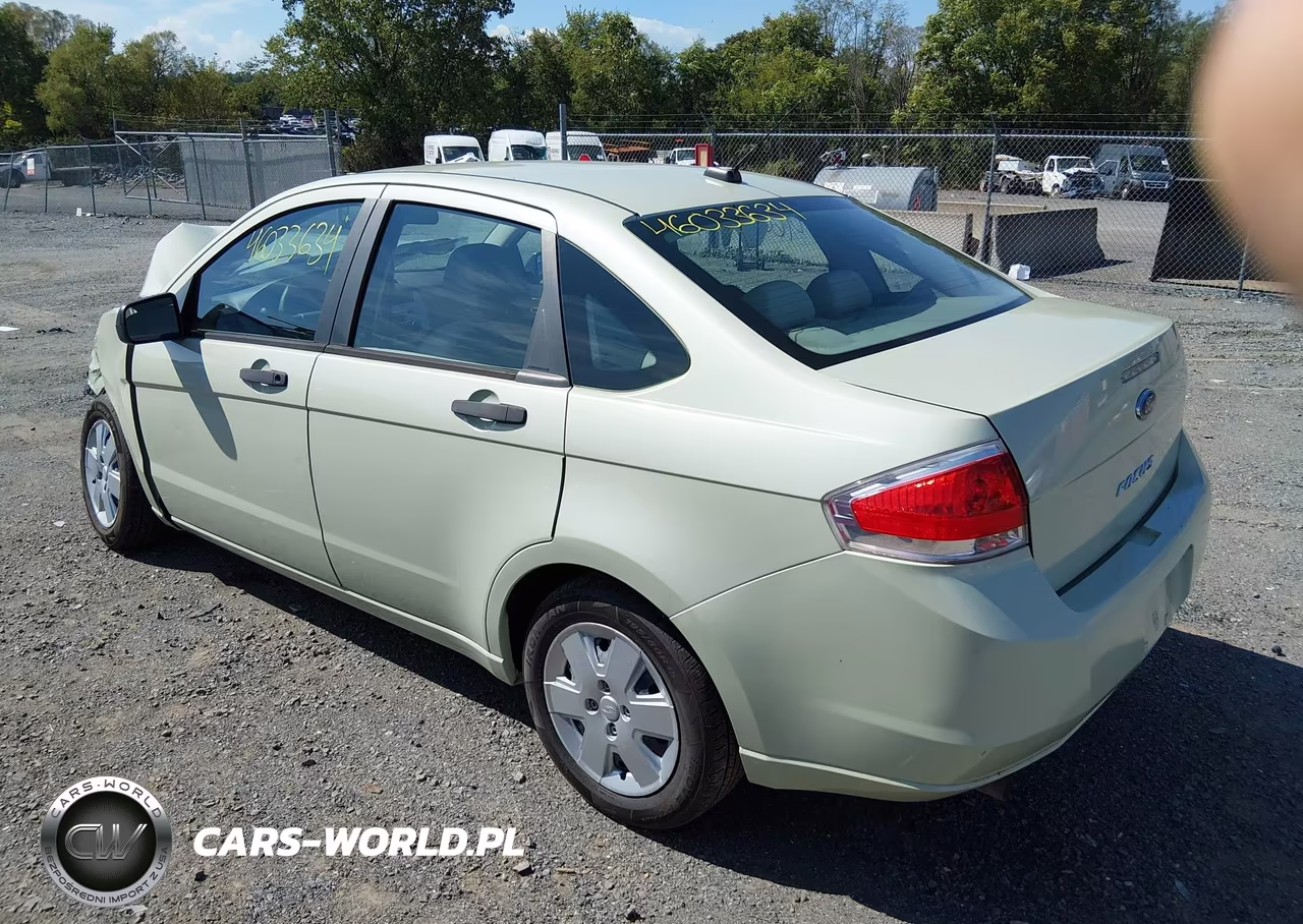 2010 Ford Focus S VIN:1FAHP3EN0AW150098 - 3