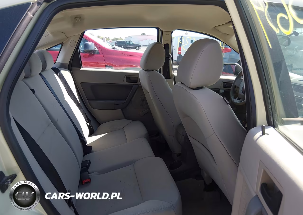 2010 Ford Focus S VIN:1FAHP3EN0AW150098 - 8