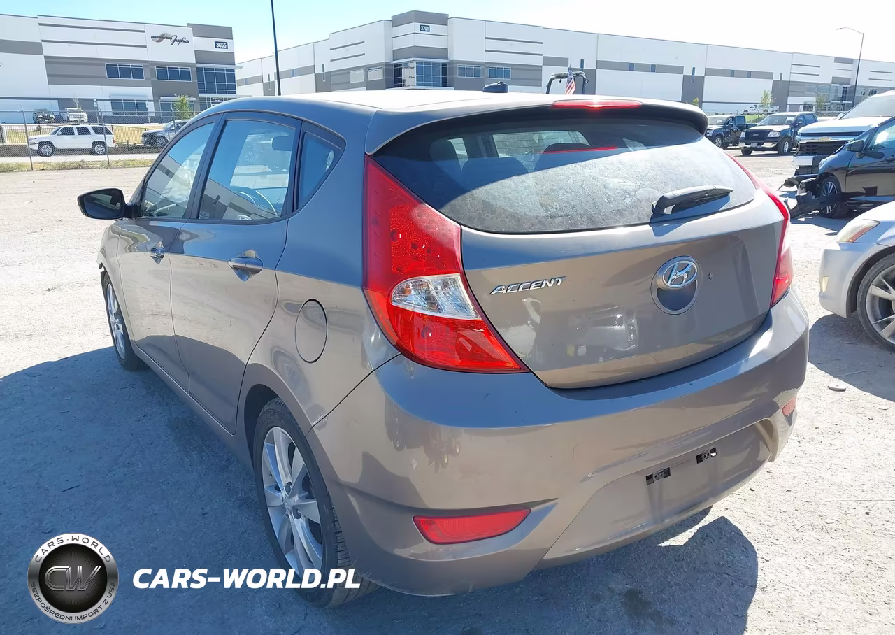 2013 Hyundai Accent Se VIN:KMHCU5AE4DU075447 - 3
