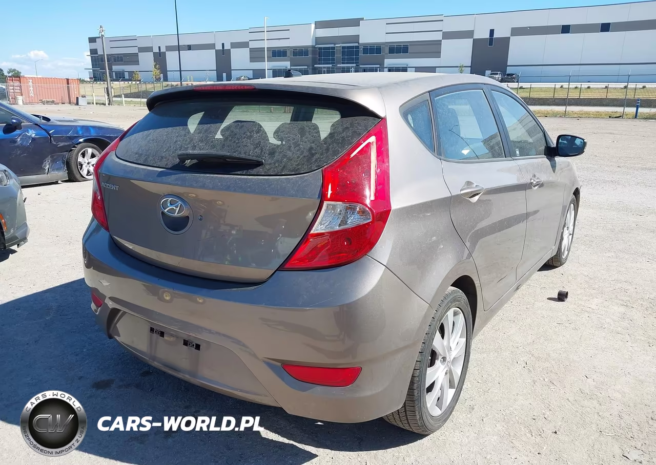 2013 Hyundai Accent Se VIN:KMHCU5AE4DU075447 - 4