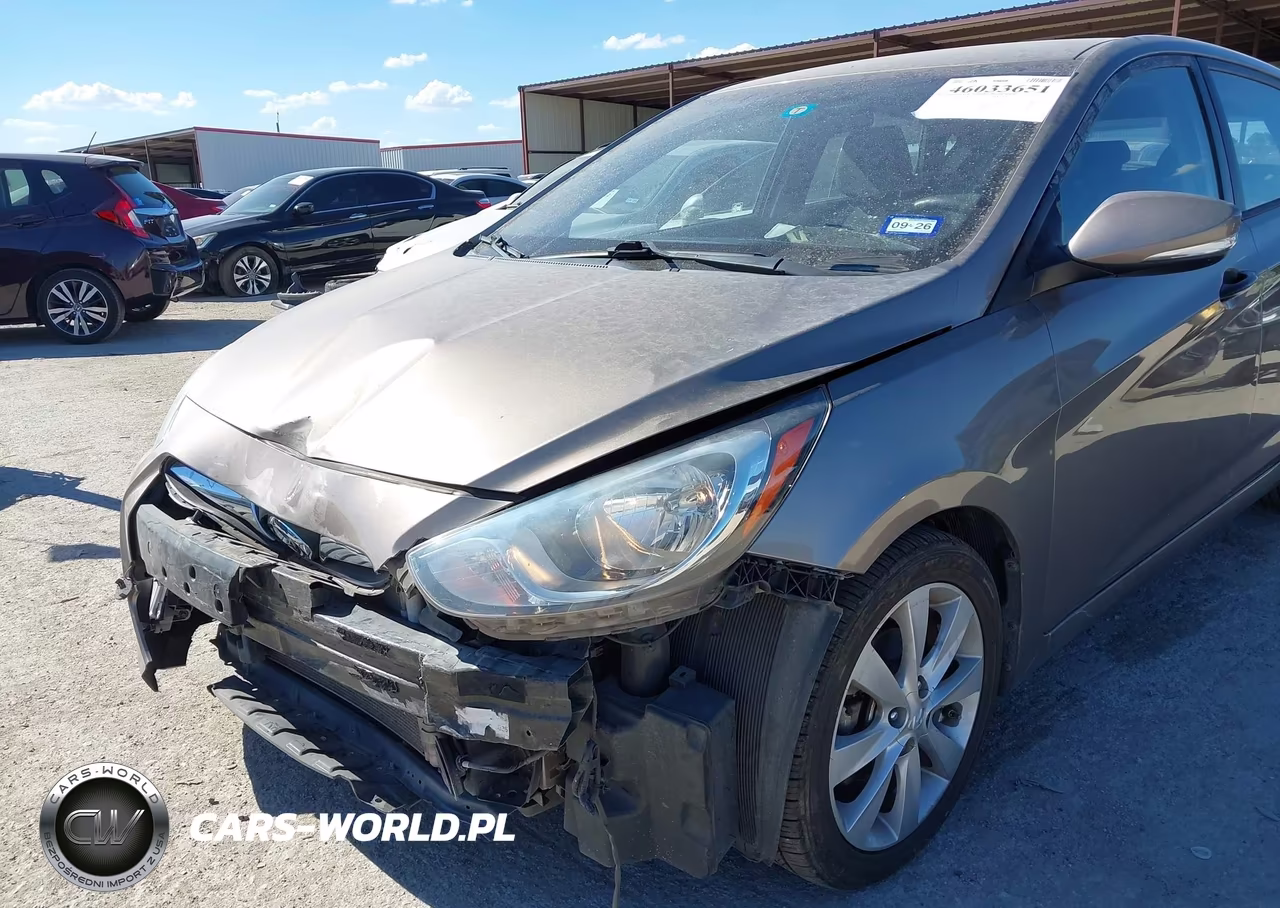 2013 Hyundai Accent Se VIN:KMHCU5AE4DU075447 - 6