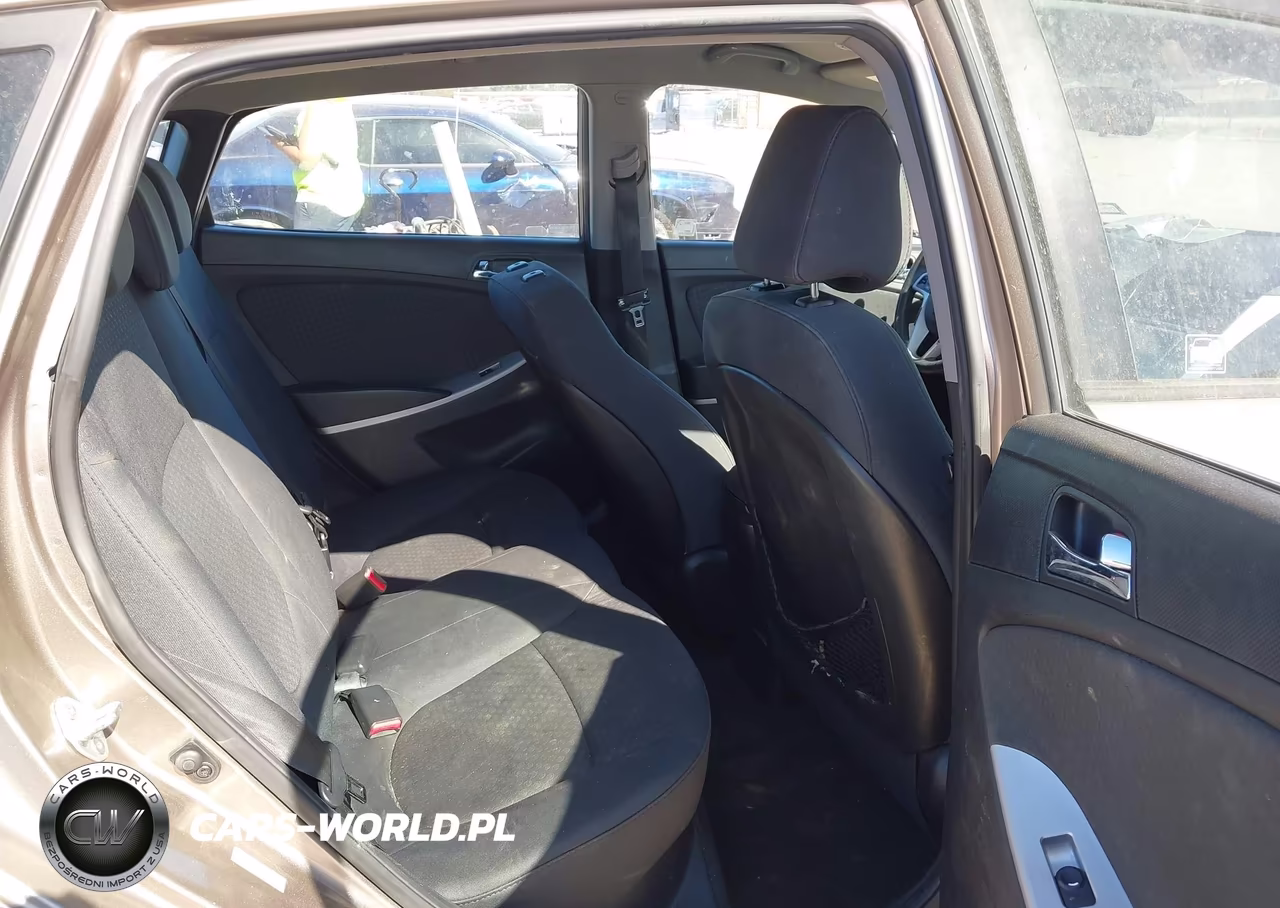 2013 Hyundai Accent Se VIN:KMHCU5AE4DU075447 - 8