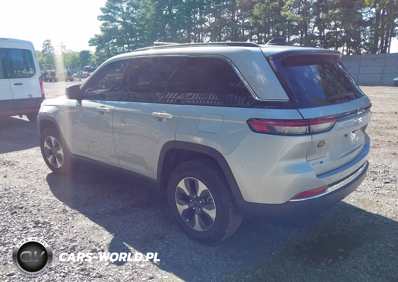 2023 Jeep Grand Cherokee 4Xe VIN:1C4RJYB66PC664770 - 3