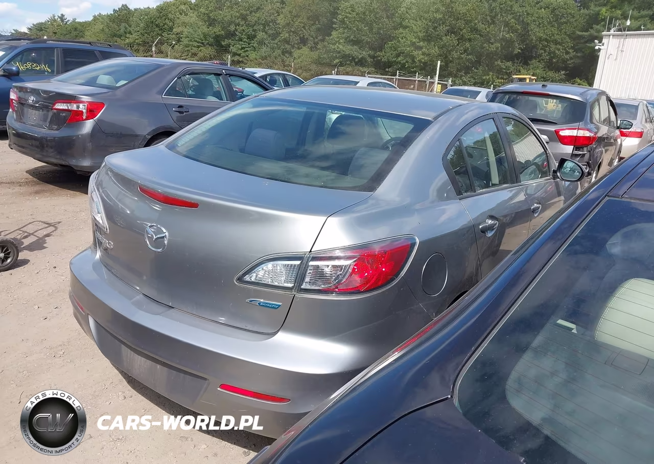 2013 Mazda Mazda3 I Sport VIN:JM1BL1UP2D1740842 - 4
