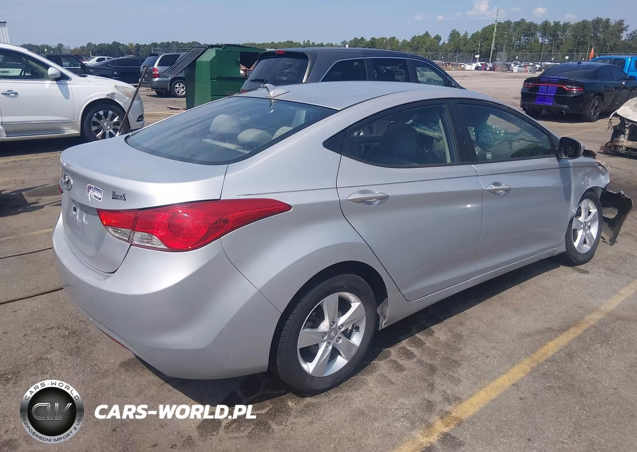 2013 Hyundai Elantra Gls VIN:5NPDH4AE1DH304359 - 4
