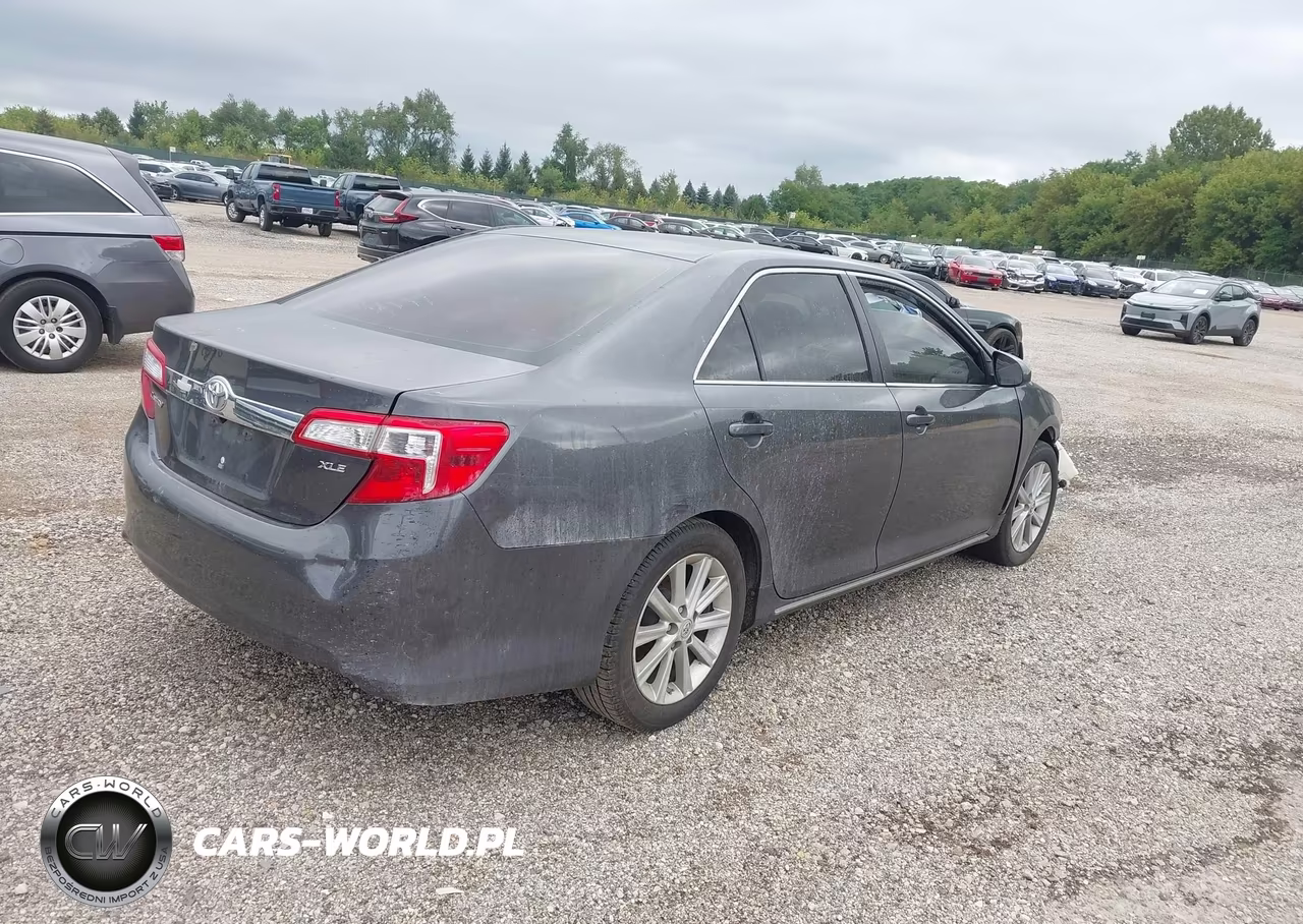 2012 Toyota Camry Xle VIN:4T4BF1FK9CR233475 - 4