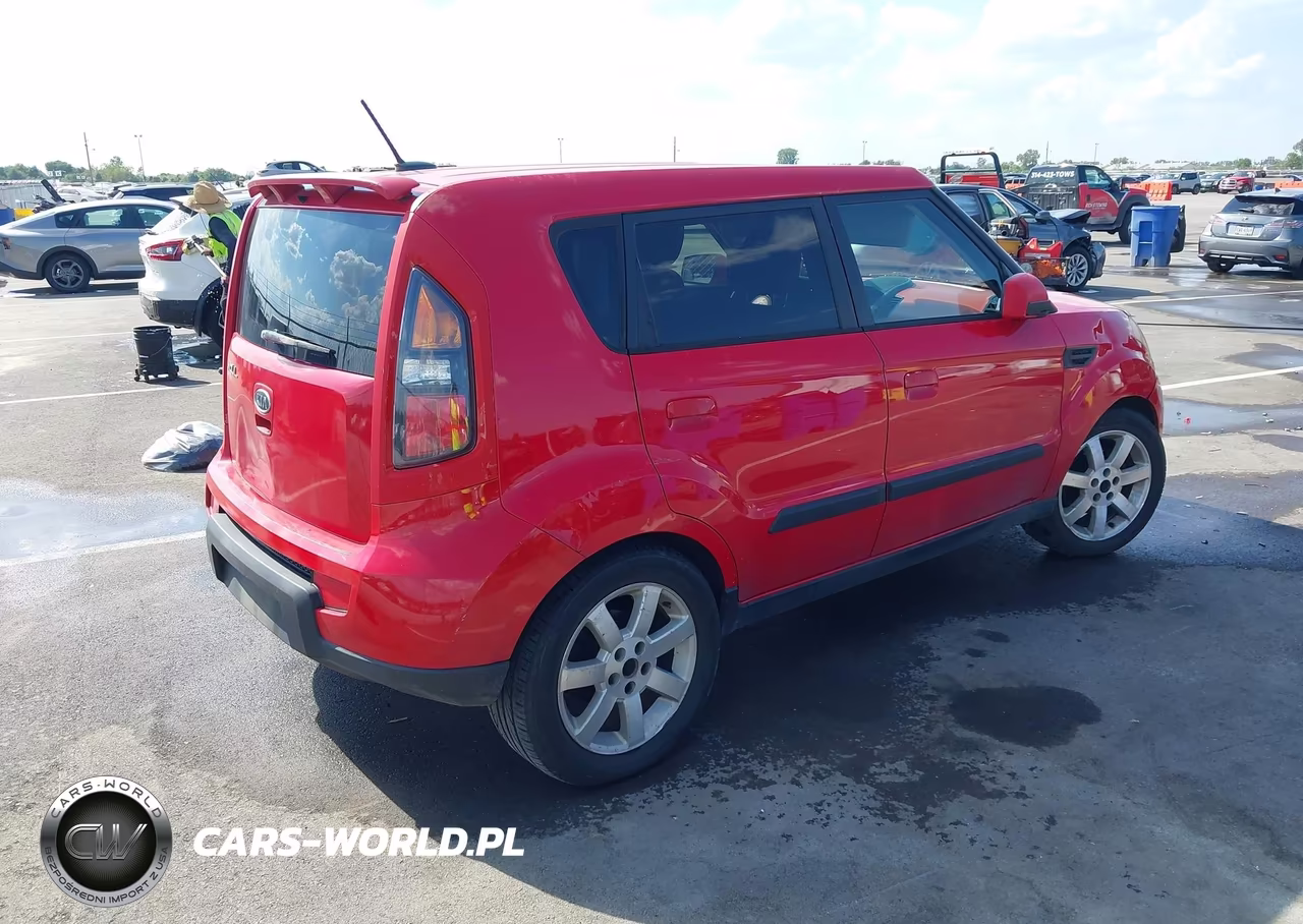 2010 Kia Soul Sport VIN:KNDJT2A25A7046584 - 4