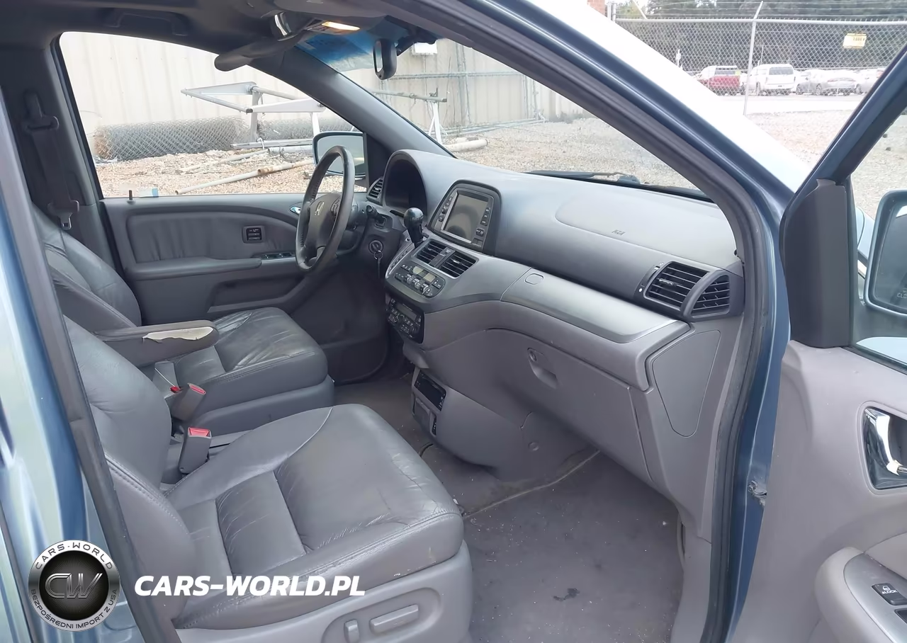 2010 Honda Odyssey Touring VIN:5FNRL3H90AB043727 - 5