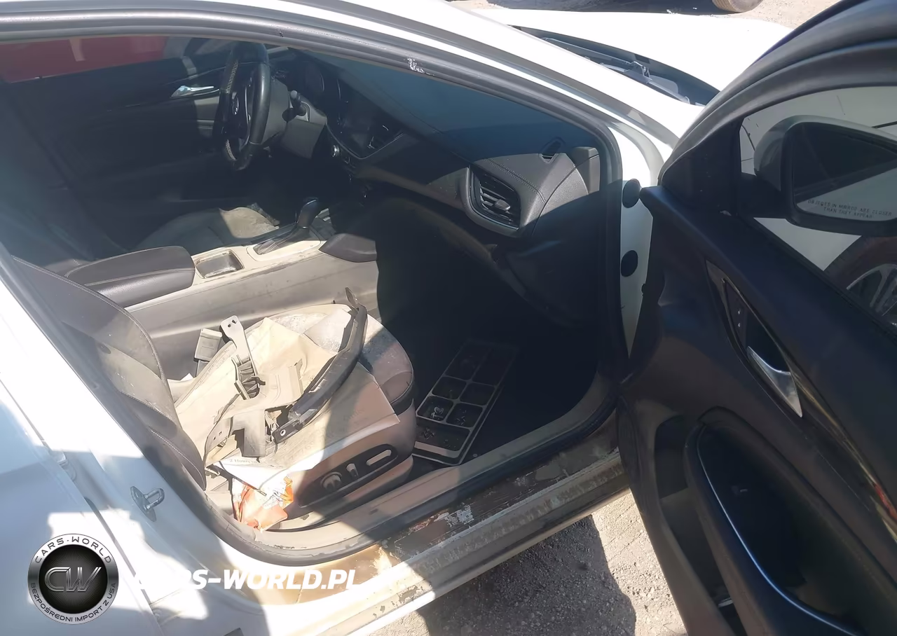 2018 Buick Regal Sportback Essence VIN:W04GP6SXXJ1109367 - 14