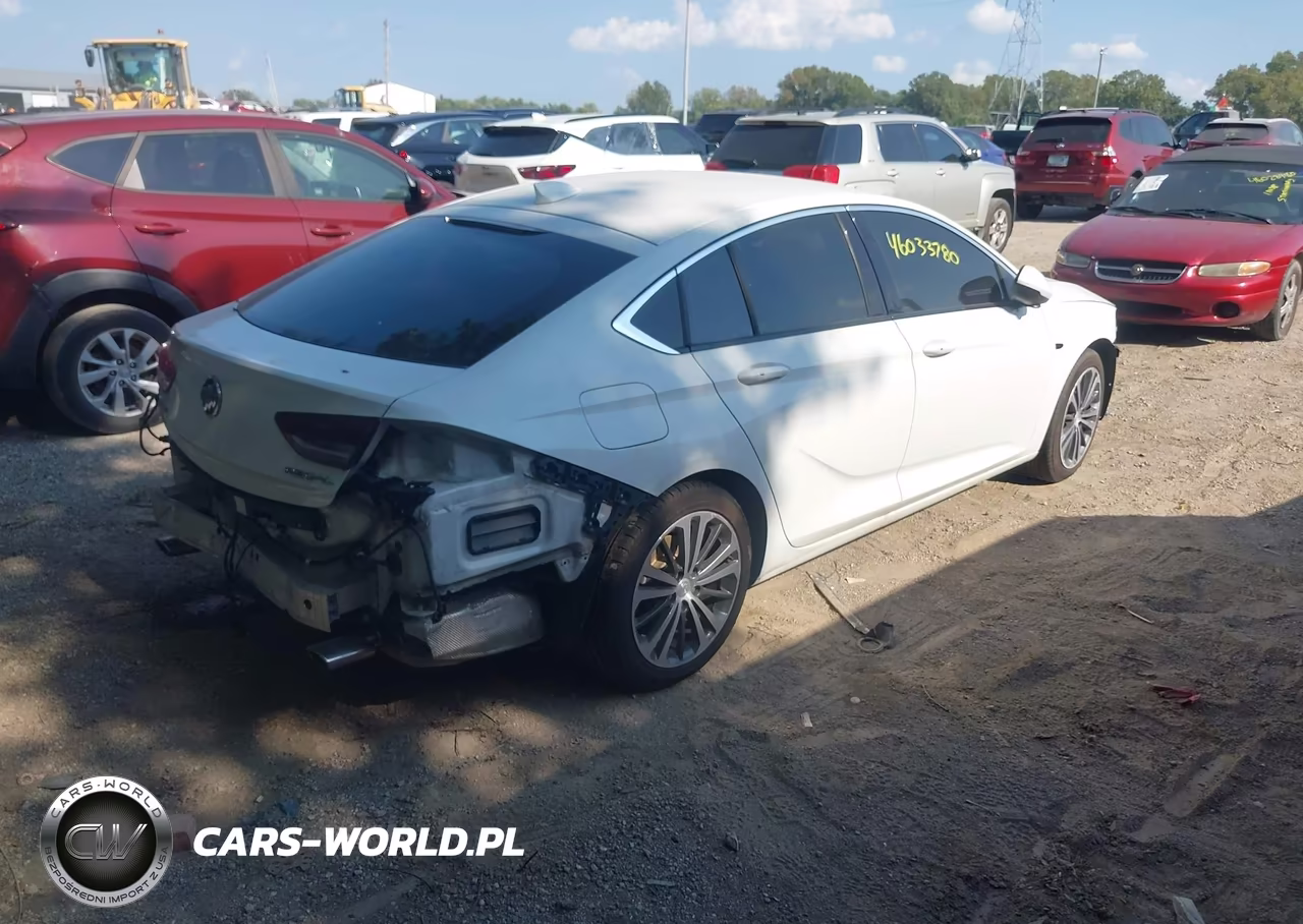 2018 Buick Regal Sportback Essence VIN:W04GP6SXXJ1109367 - 4