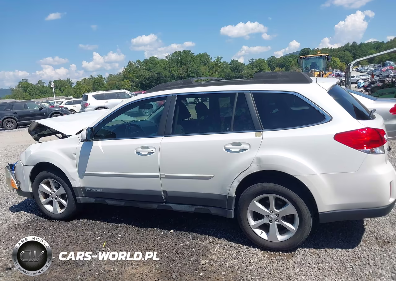 2013 Subaru Outback 2.5I Premium VIN:4S4BRBCCXD3244612 - 14