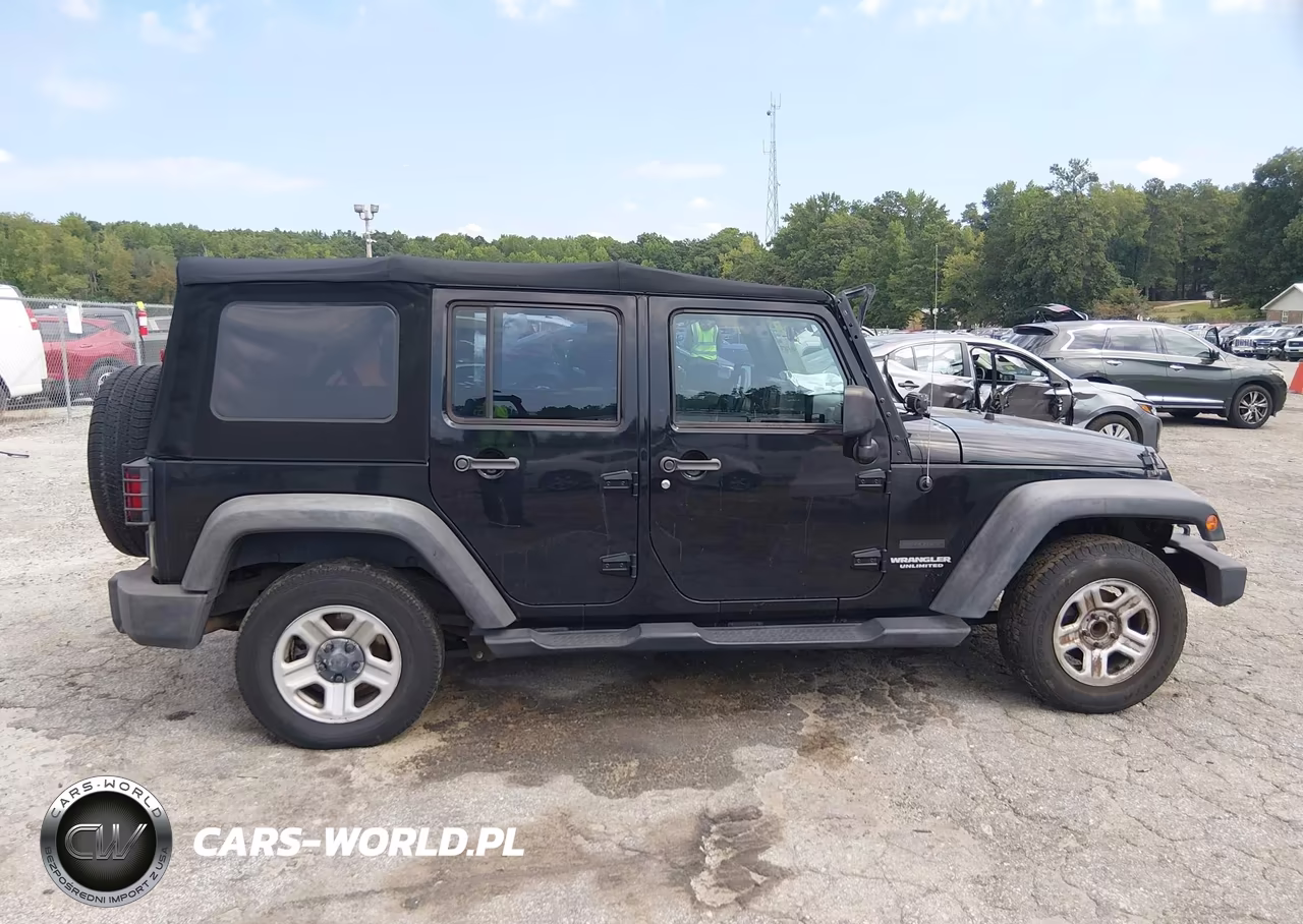 2010 Jeep Wrangler Unlimited Sport VIN:1J4BB3H14AL214467 - 14