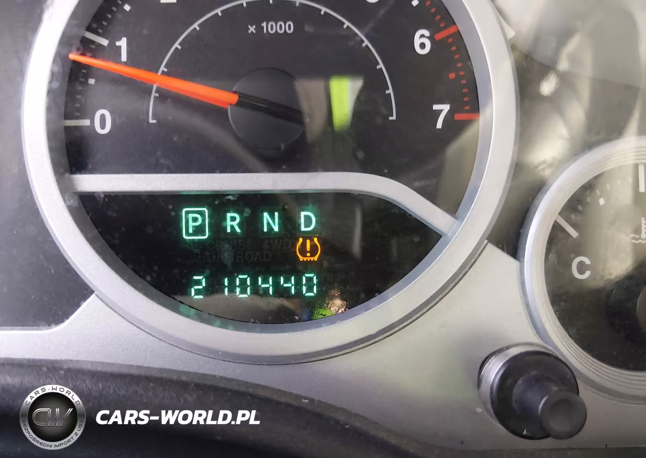 2010 Jeep Wrangler Unlimited Sport VIN:1J4BB3H14AL214467 - 16