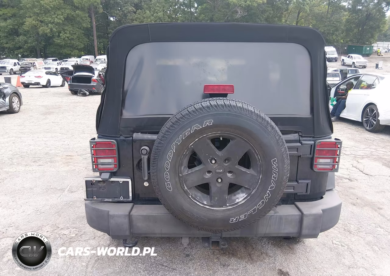 2010 Jeep Wrangler Unlimited Sport VIN:1J4BB3H14AL214467 - 17