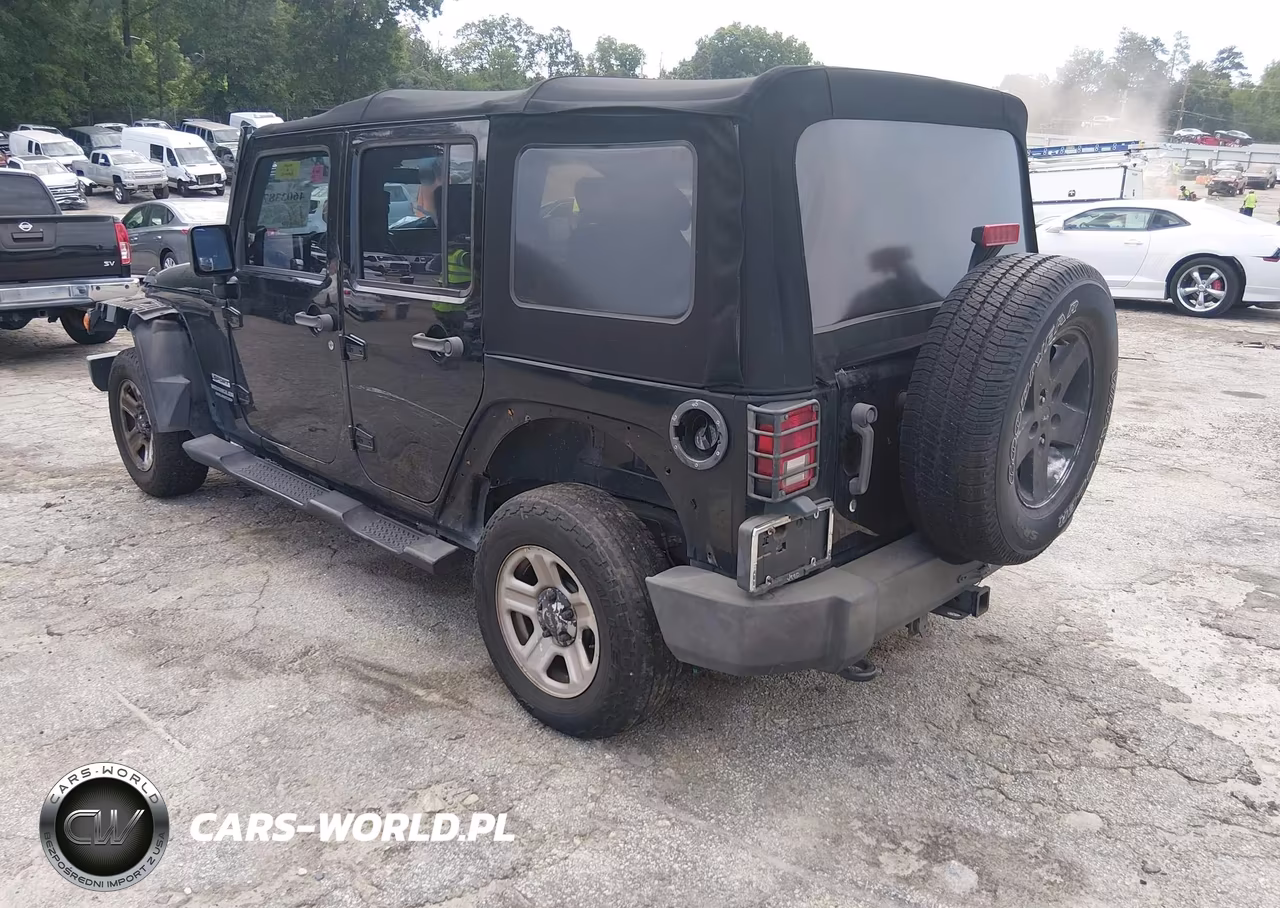 2010 Jeep Wrangler Unlimited Sport VIN:1J4BB3H14AL214467 - 3