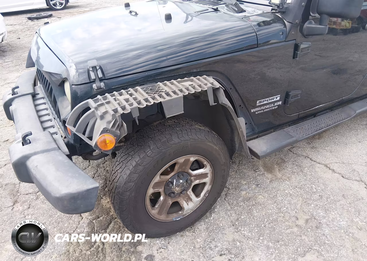 2010 Jeep Wrangler Unlimited Sport VIN:1J4BB3H14AL214467 - 6